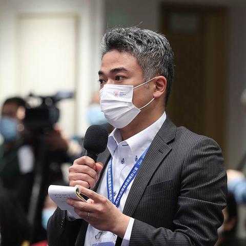 谢谢你玩我的游戏：在游戏的世界里，我们互为光