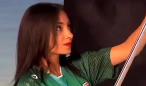 伊拉克女旗手绝美侧颜属于哪种类型？美妆复刻+摄影构图实战攻略