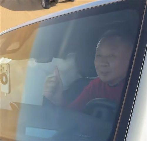 于东来沙漠越野气囊弹出险"侧翻"：第一反应安慰妻子