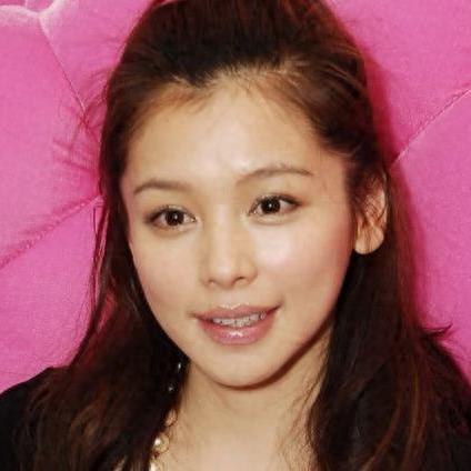 曝小S深夜醉酒痛哭至无法行走 被扶至范玮琪家留宿