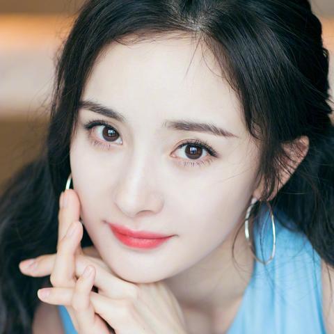 杨紫坦言30多岁身体扛不住 自曝两年无休将放缓节奏