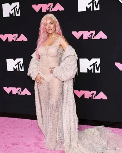 豆荚猫说自己仍是个"约会狂"：我正在受孕期 欲望旺盛