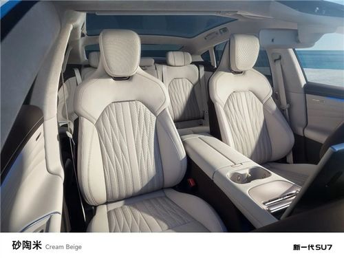 雷军否决SU7前排睡眠头枕提议