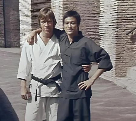 噩耗！动作巨星查克·诺里斯逝世 曾与李小龙对决