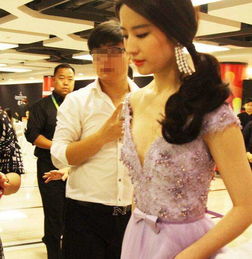 刘亦菲医院拍戏被偶遇，新剧医疗线细节藏玄机？揭秘影视剧组取景全流程