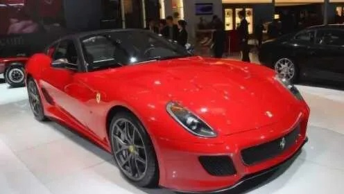 花30万订法拉利却遇经销商破产：钱打水漂还被踢出群