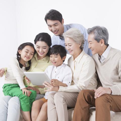 人民日报请求给AI取个更顺口的中文名 网友脑洞大开