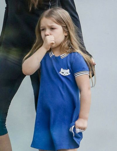 小七哈珀2026最新照片拆解，青少年运动风穿搭+成长细节，普通人能抄吗？