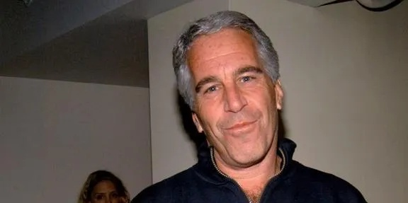 男子因长相酷似爱泼斯坦而走红：我不是杰弗里爱泼斯坦 我是棕榈滩皮特