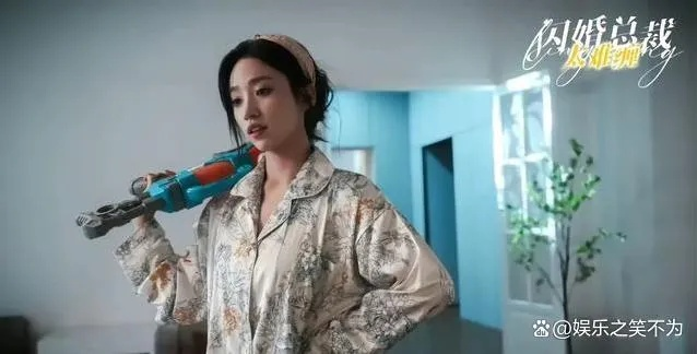 被AI演员替代 短剧演员无戏可拍 女主都开启横漂