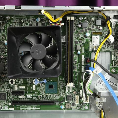 英特尔想通了？新一代插槽可能支持4代CPU