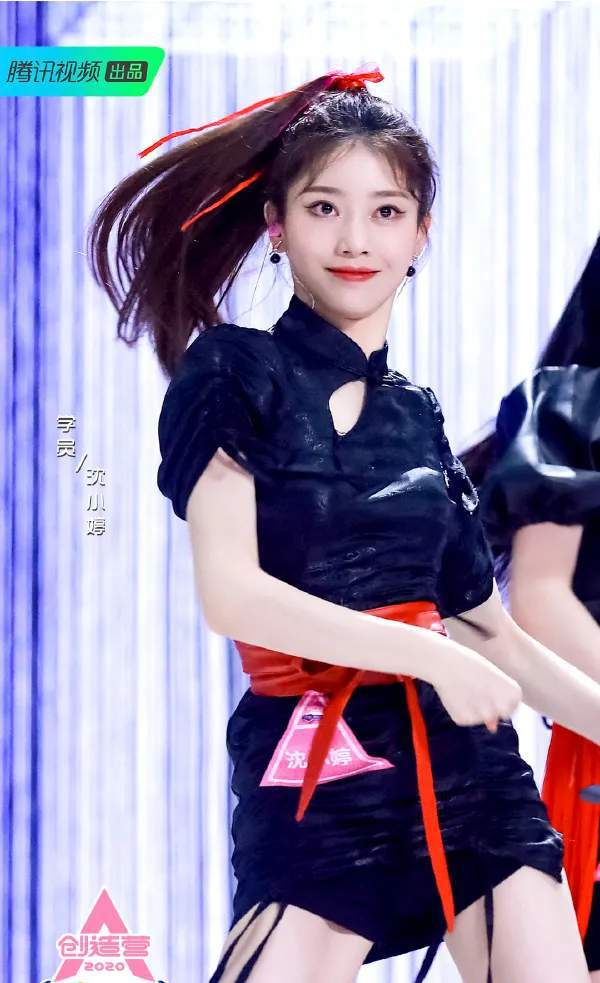 玉足贴脸！韩援Yasal新图来了：我觉得很神圣呀