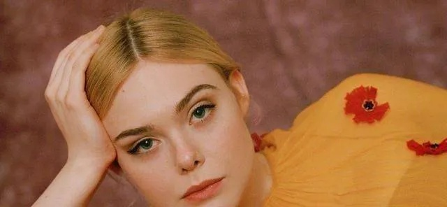 艾丽·范宁转型全解析，从童星到戛纳评委，复古甜御风怎么双赢流量与口碑？