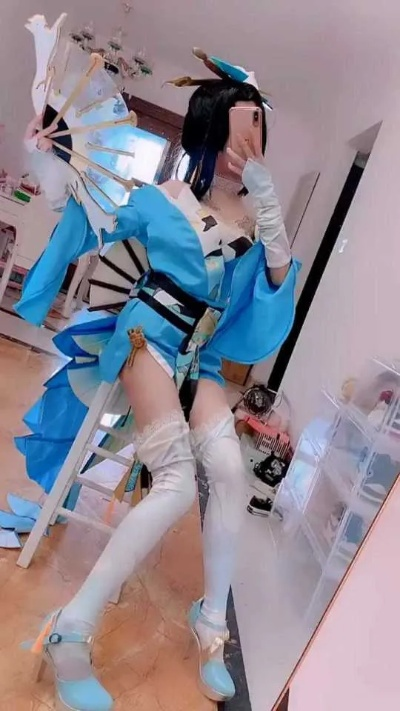 巨辣眼睛！网红田一鸣COS不知火舞 网友直呼成年阴影