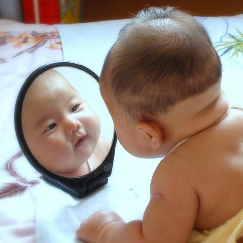 男子1年撞坏3辆豪车 怀疑自己中邪了！医生一查发现不对劲