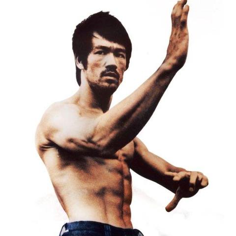 战士2019年硬核动作神剧，怎么靠李小龙遗作碾压同类型作品？