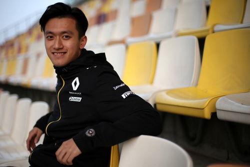 周冠宇，中国首位F1正赛车手的进阶密码，普通人能复制其路径吗？