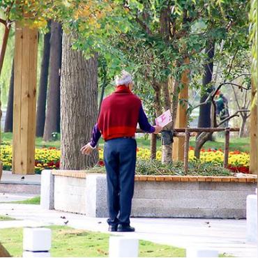 53岁独身女子去世留下600万遗产 居委会代理身后事