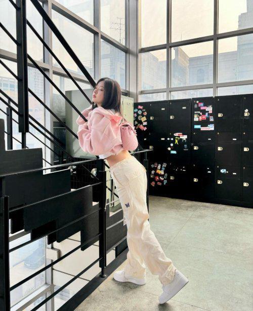 剑星体模申才恩Ins新动态