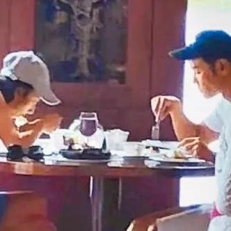 阮经天与小20岁女友同游被拍 经纪方回应不便置评