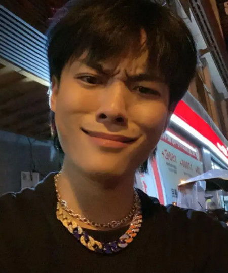 女同主播出轨大哥 被"正宫"直播对质！真实长相曝光