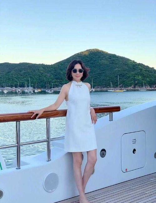 林志玲51岁体态 假老妪真少女的动态图