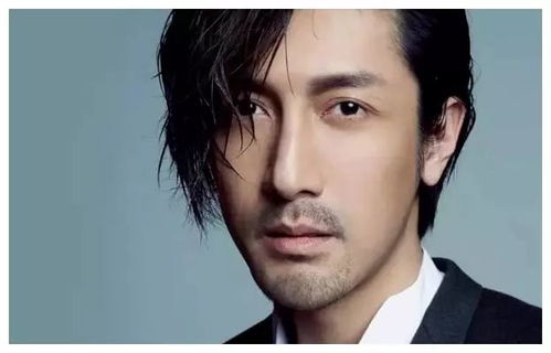 小鲜肉“粉底液将军”意外带火何润东 7日涨粉25.6万