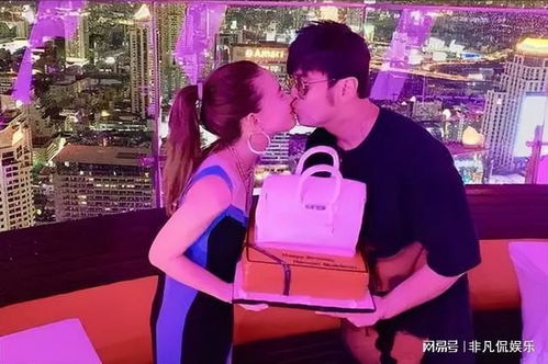 周杰伦昆凌的「国民夫妻IP」拆解，顶流家庭如何踩中情怀变现与人设红利？