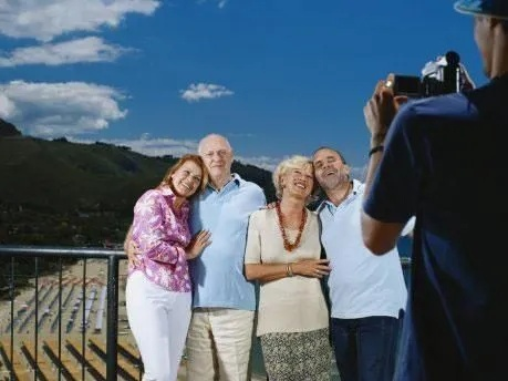 87岁老人能环游世界吗？适配高龄的路线、预算、安全全指南，看完直接出发