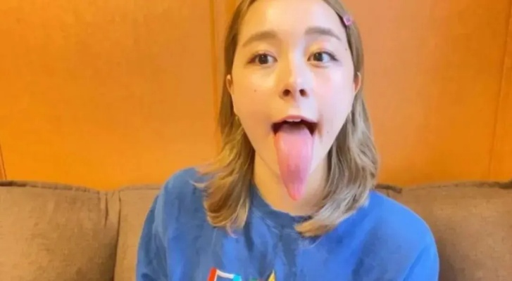 吐舌头太可爱了！日本女偶像因一张表情包走红外网