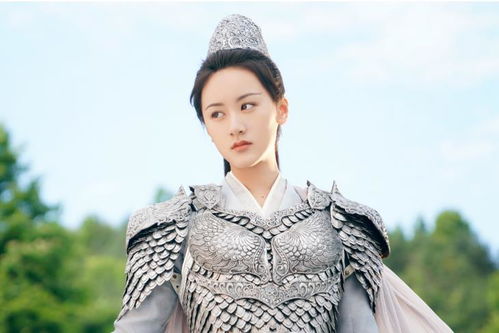 台湾宅男女神雪场中间跪地拍照 被日本网友骂了