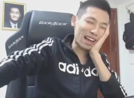 E宝真实经历曝光！为玩家操碎心 如今被裁令人惋惜