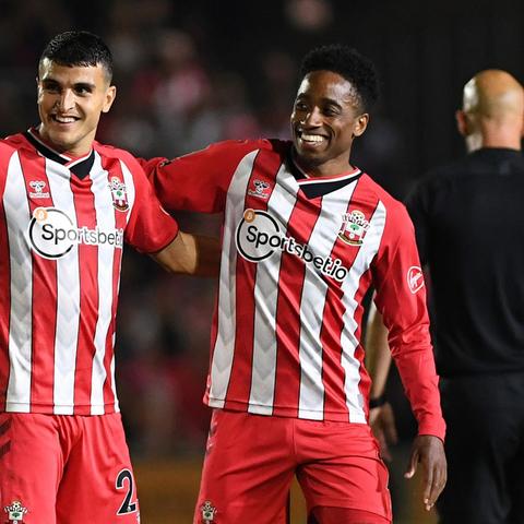 FM2012英格兰妖人怎么选？6大类型+开档必签清单+实战数据支撑