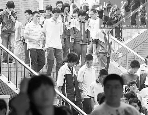 高三生以"影响备考"请求拆除校园鸟巢 校长果断拒绝