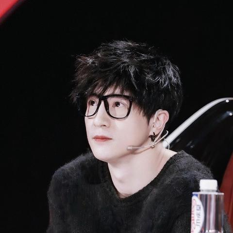 薛之谦因为下雨全场退票 设备出故障导致舞台效果不好