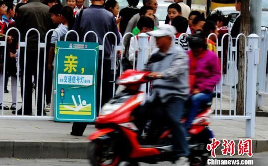 兰州街头卖萌路标全拆解，5大类型+热门需求匹配+实战打卡避坑指南