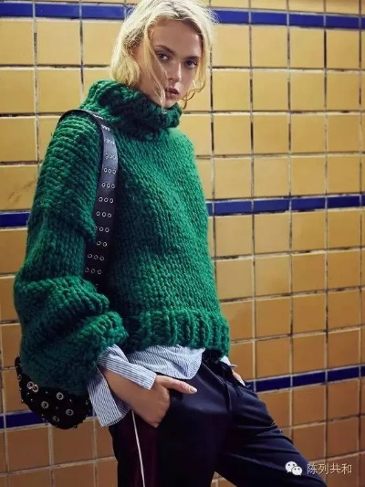进化版童贞杀手毛衣！布料全开 考验摄影师？