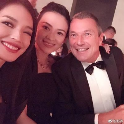 朱莉舒淇世纪同框：47岁的松弛有光 50岁的"眼神空洞"