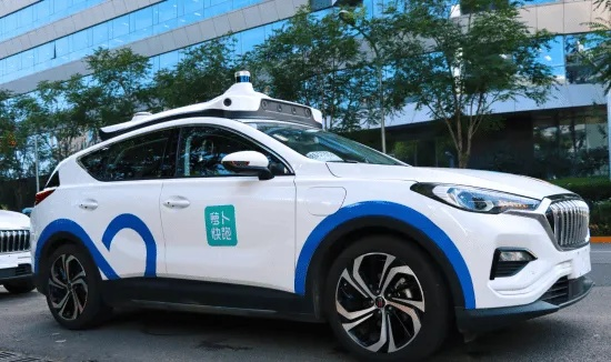 无人出租车重大事故！集体瘫痪乘客被困高架