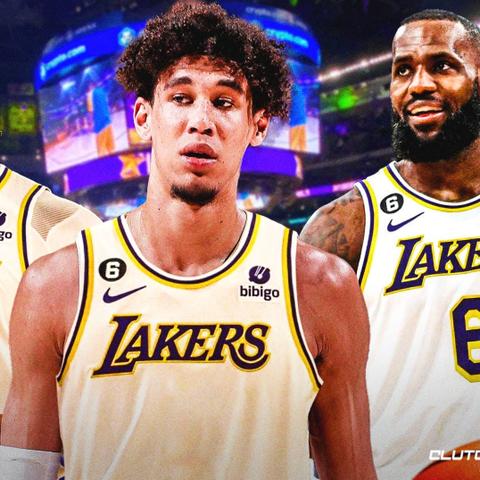 NBA2K13怎么玩透？刷VC、生涯冲全明星、经典阵容复刻全攻略