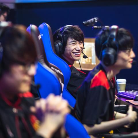 看SKT1比赛视频仅图爽？职业级拆解5招，LOL上分效率飙升