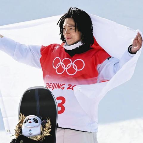 平野绫突然官宣结婚，ACG圈顶流声优的人生转折，粉丝该关注哪些核心点？